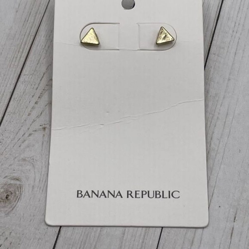 NWT Banana Republic Antiqued Gold Tiny Triangle Stud Earrings - Picture 2 of 6